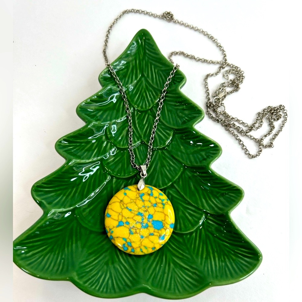Circular Disc Pendant Necklace Silver tone chain Yellow and blue